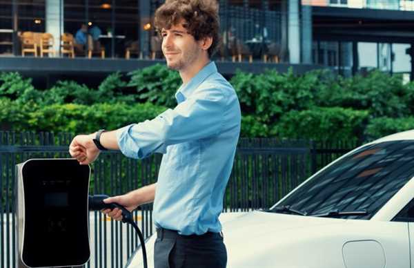 Analyzing the Relationship Between Charging Speed and Consumer Trust